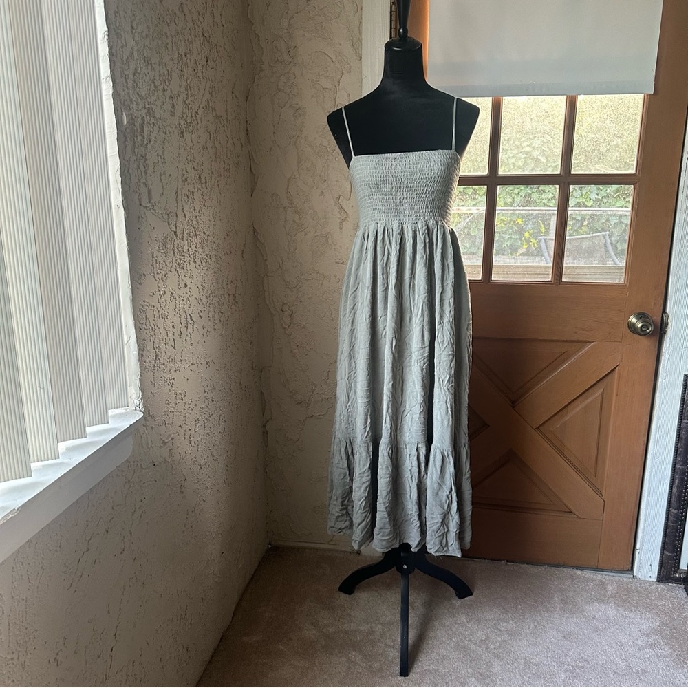 🦋 Eden & Olivia Sage Green Boho Sleeveless Square Neck Flowy Maxi Dress 💚